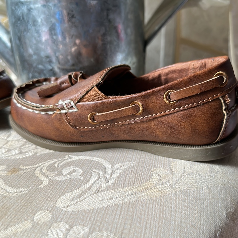 CARTERS YOUNG BOYS LEATHER LOAFERS SIZE 10 - Picture 4 of 11